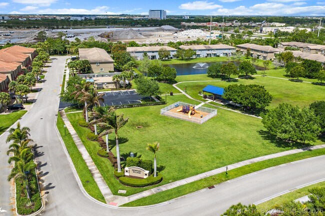 Building Photo - 2170 SW Cape Cod Dr