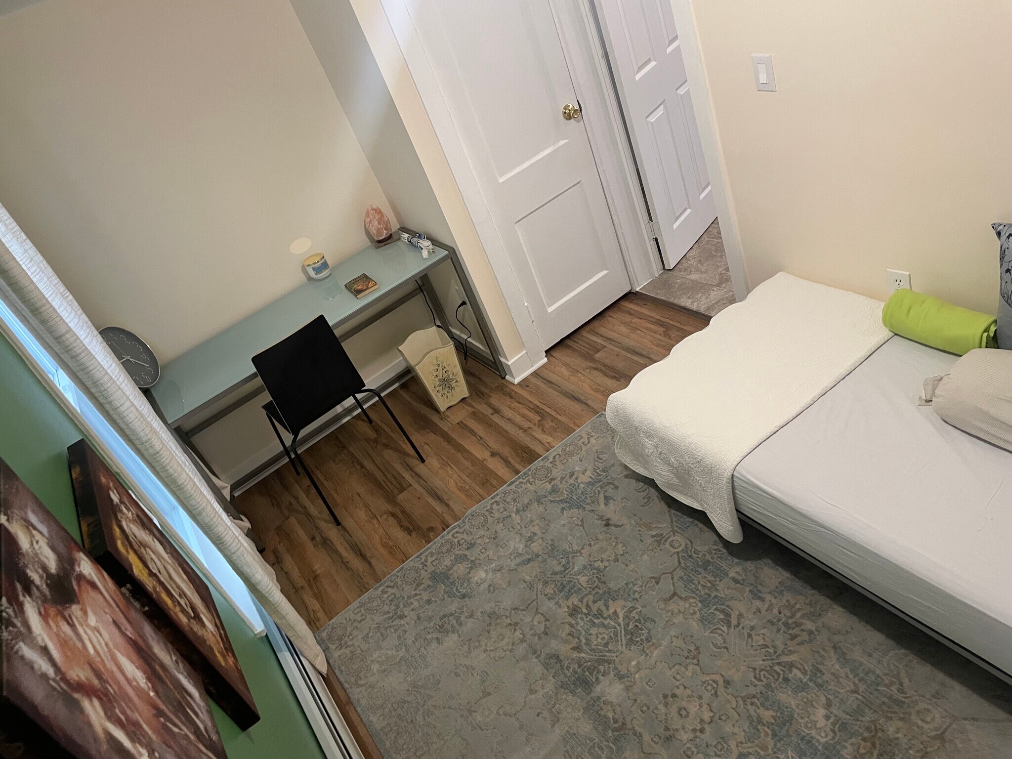 Office/Bedroom - 404 W Clinton St