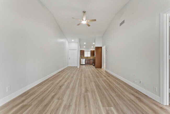 Building Photo - 2900 Olivewood Terrace