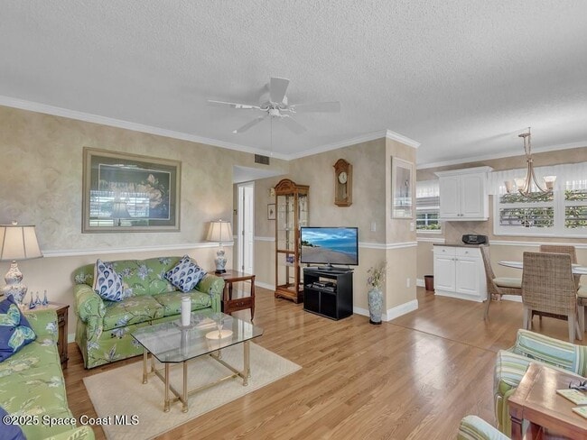 Building Photo - 8 Vista Palm Ln