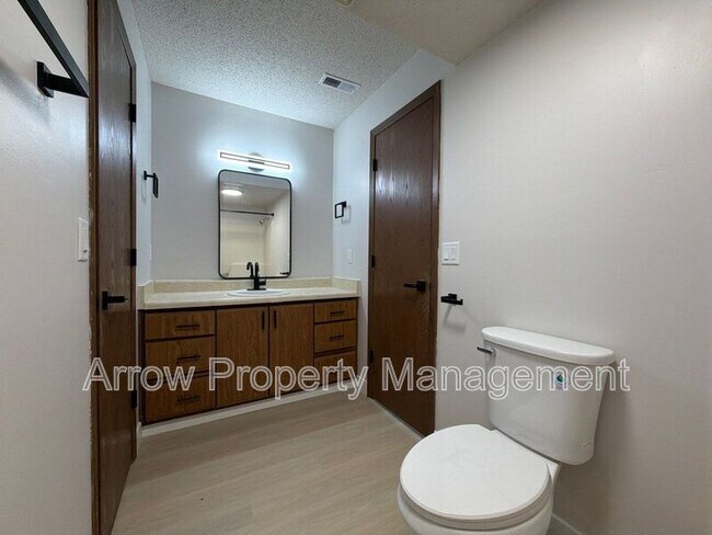 Building Photo - 539 N 24th St