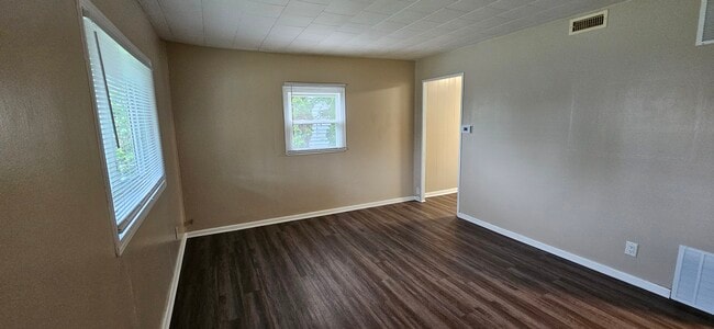 Building Photo - 2085 Bellefontaine Ave