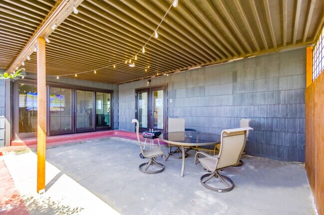 Building Photo - 5551 Churchward St