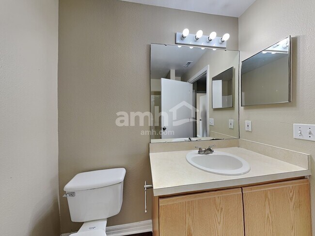 Building Photo - 116 Placid Woods Ct