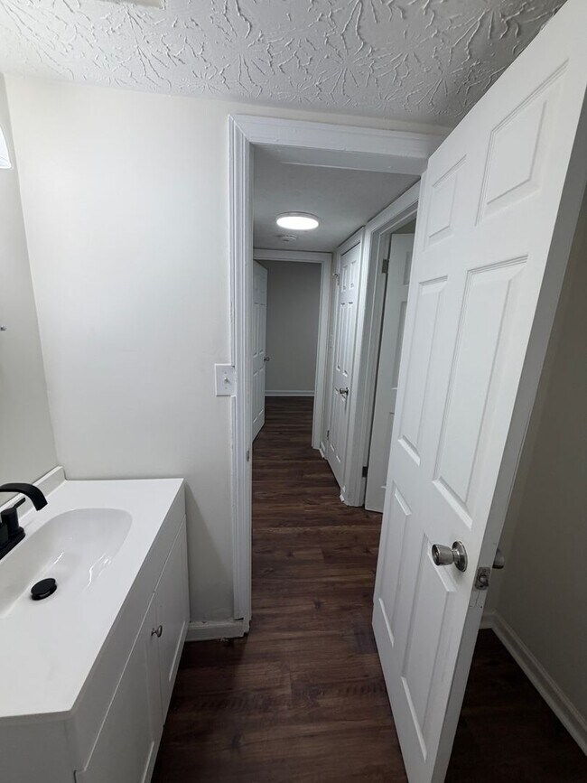 Building Photo - 2866 North Glen Drive, Columbus, OH — 2 Bed / 1 Bath — Fully Renovated!