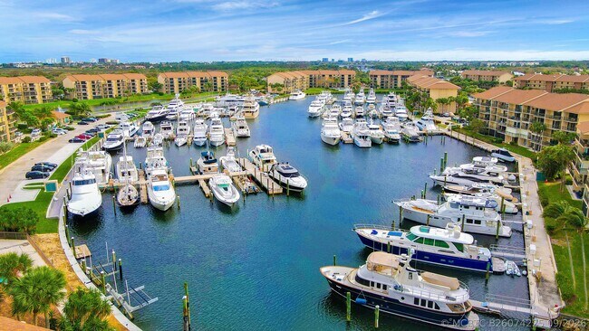 Building Photo - 1601 Marina Isle Way