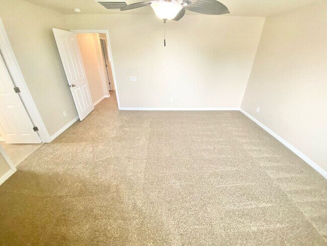 Building Photo - WONDERFUL HENDERSON HOME 3 BEDROOM / 2.5 BATH TWO STORY HOME WITH 2 CAR GARAGE