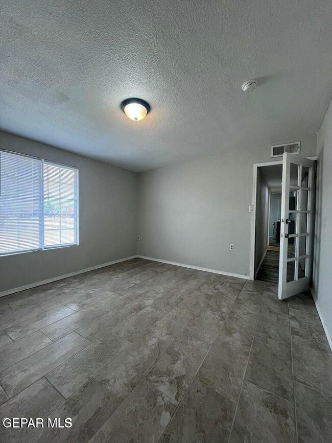 Building Photo - 10216 Celedon Cir