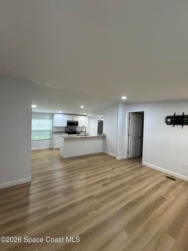 Building Photo - 4760 Lake Ontario Dr