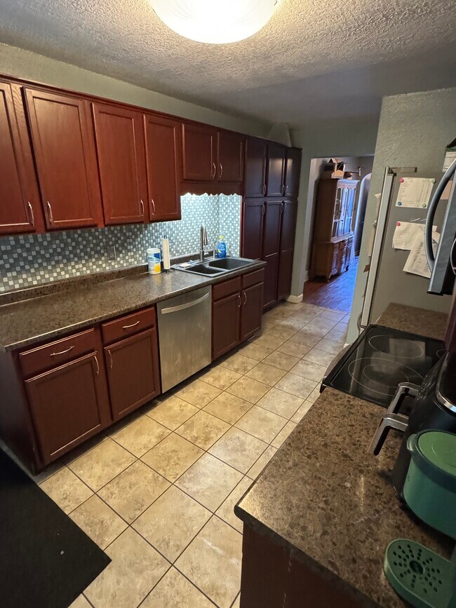 Kitchen, pantry, slide out drawers - 1542 3rd Ave
