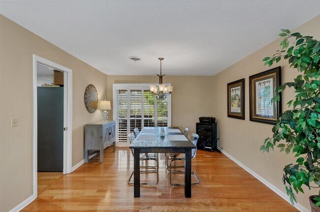 Building Photo - 2490 Lauder Dr
