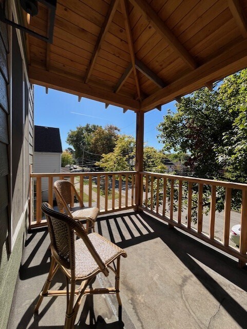 Porch - 1387 E 43rd St