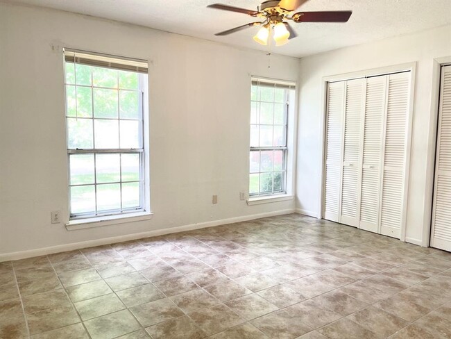 Building Photo - 1603 Brook Meadow Dr