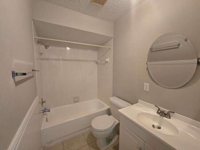 Building Photo - Condo for rent