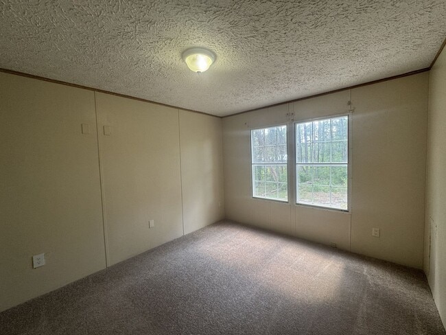 Building Photo - 1451 Columbus Rd