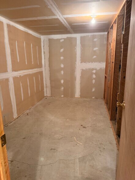 Storage area - 166 Old Brookfield Rd