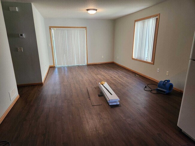 Building Photo - 1040/1044 4th St SE, Forest Lake, MN 55129 (duplex)