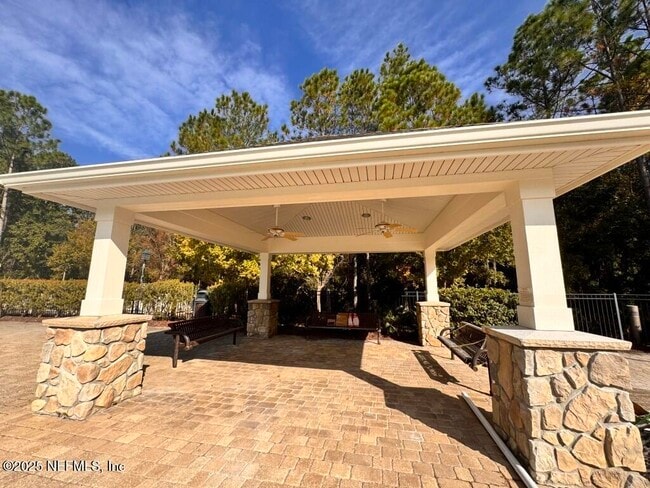 Building Photo - 15885 Bainebridge Dr