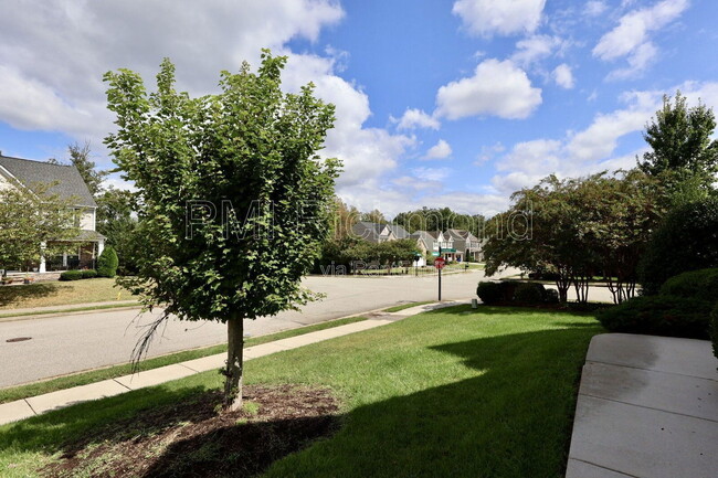 Building Photo - 6924 Swanhaven Dr