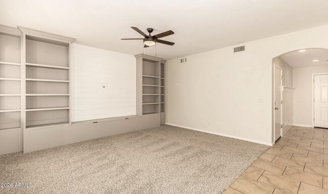 Building Photo - 711 S Paustian Cir