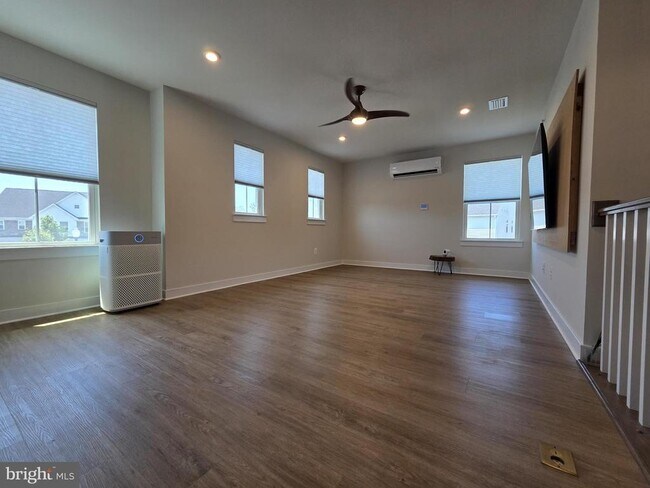 Building Photo - 7550 Mint Springs Ct