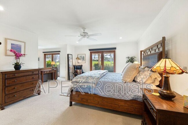 Building Photo - 74939 Vía Lago