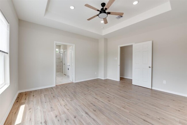 Building Photo - 8202 Homewood Ln