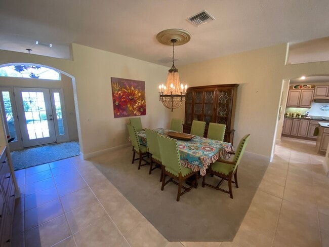 Building Photo - Exquisite - Turnkey, 3 bed + 2 1/2 Bath + ...