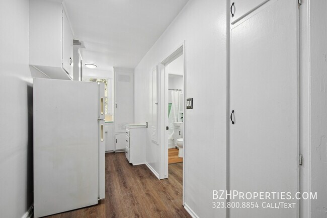 Building Photo - 4010 Los Feliz Blvd