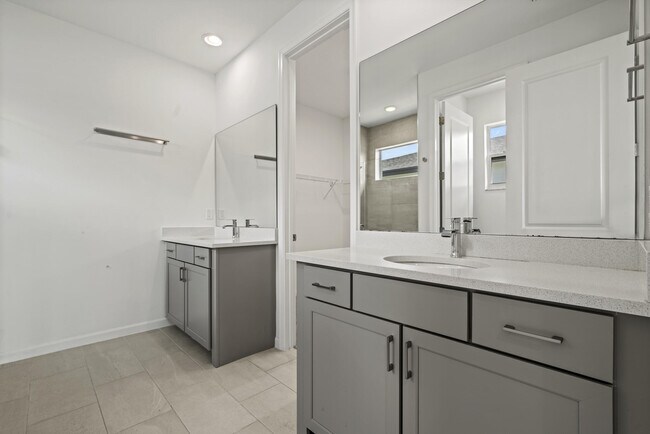 Building Photo - 11340 SW Lyra Dr.