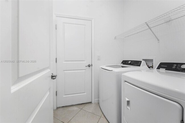 Building Photo - 16851 Cayo Key Dr