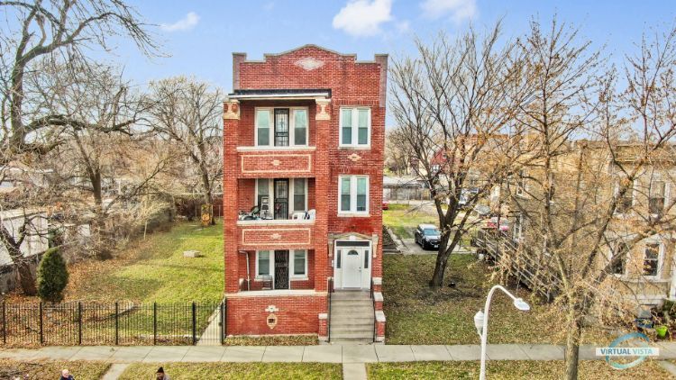 Building Photo - 2228 S Kedvale Ave