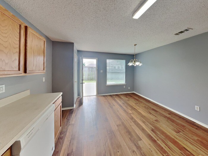 Building Photo - 12832 Dove Field Ln