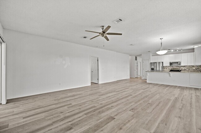 Building Photo - 47 White Heron Dr