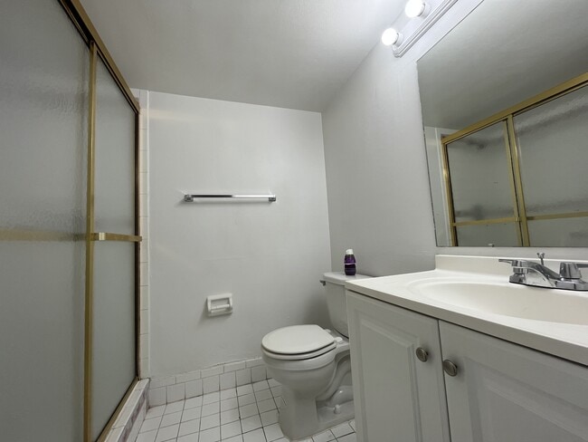 Building Photo - 842 NE 209th St