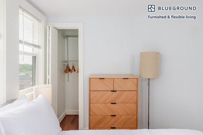 Building Photo - 1008 Winthrop Ave