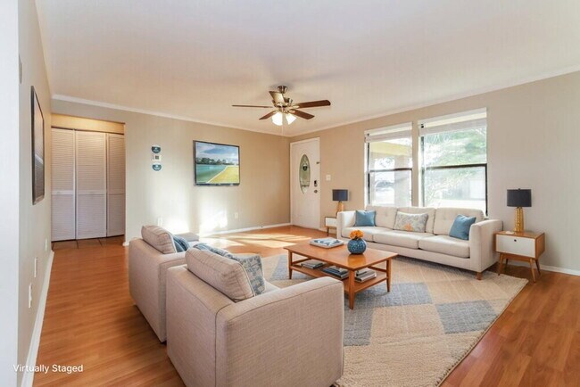 Building Photo - 7801 Glencoe Dr