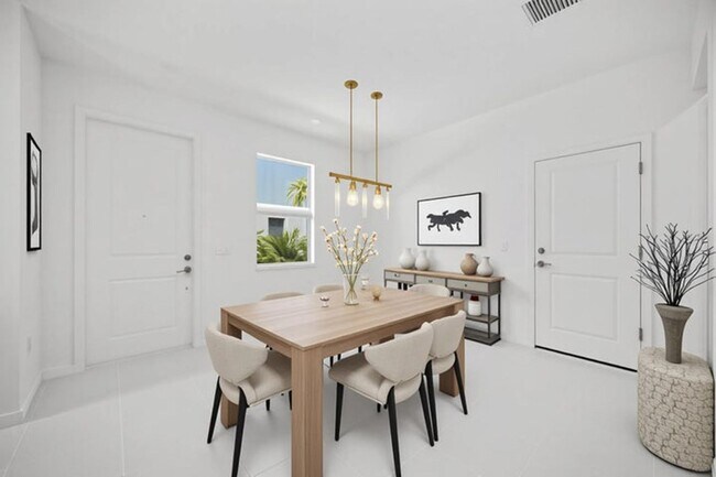 Building Photo - 4520 Longwood Lk Sq