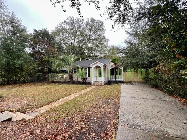 Building Photo - 2728 Holt Dr