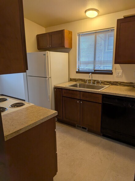 Building Photo - 1406 W Cora Ct