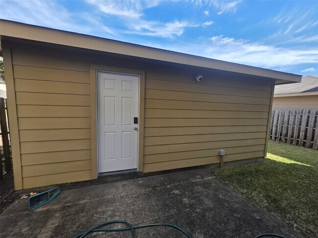 Building Photo - 7274 Autumn Sun Dr