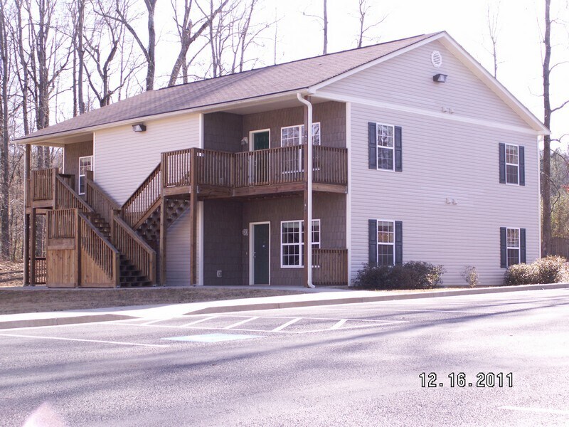 Building Photo - 7400 Courtyard Dr