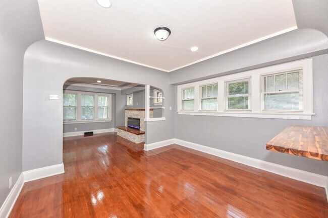Building Photo - 4831 N 70th St