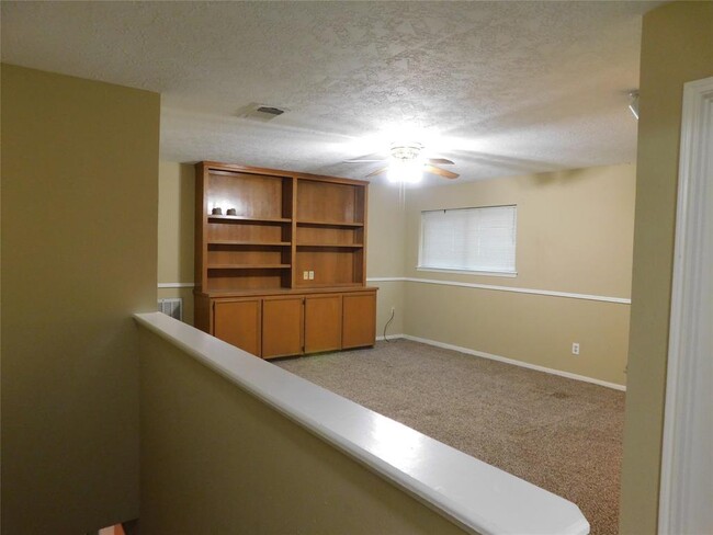 Building Photo - 2711 River Birch Dr