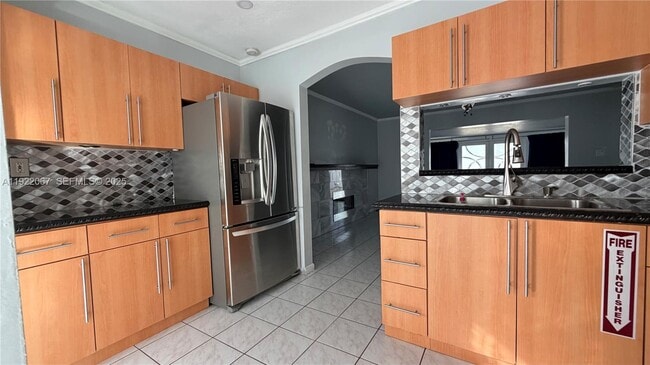 Building Photo - 37 SW 11th St