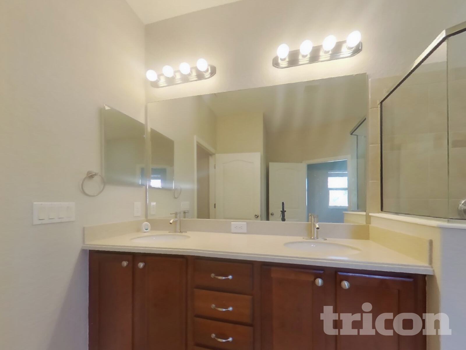 Building Photo - 6300 Falcon Lair Dr