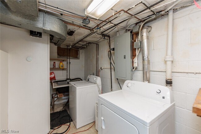 Building Photo - 4441 Baintree Rd