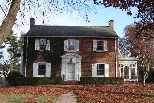 Building Photo - 1029 N Noyes Blvd