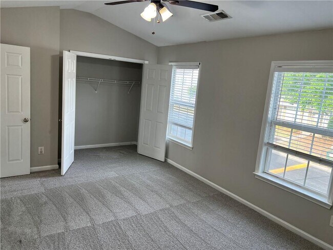 Building Photo - 1023 Annazanes Ct