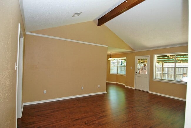 Building Photo - 16338 Autumn Wind Dr